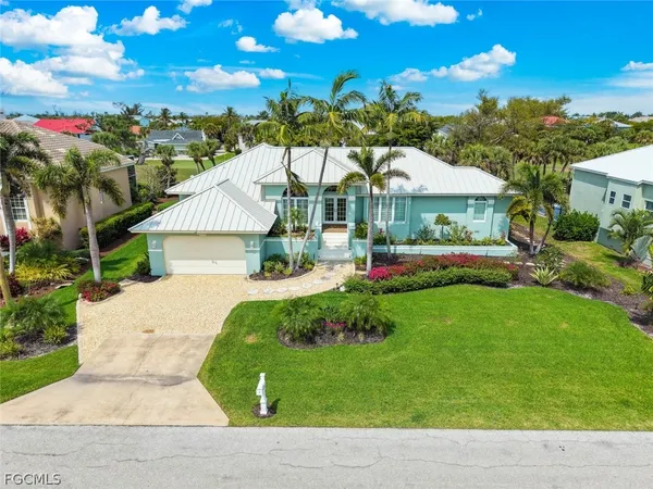 $1,299,000 | 1238 Par View Drive, Sanibel, FL 33957