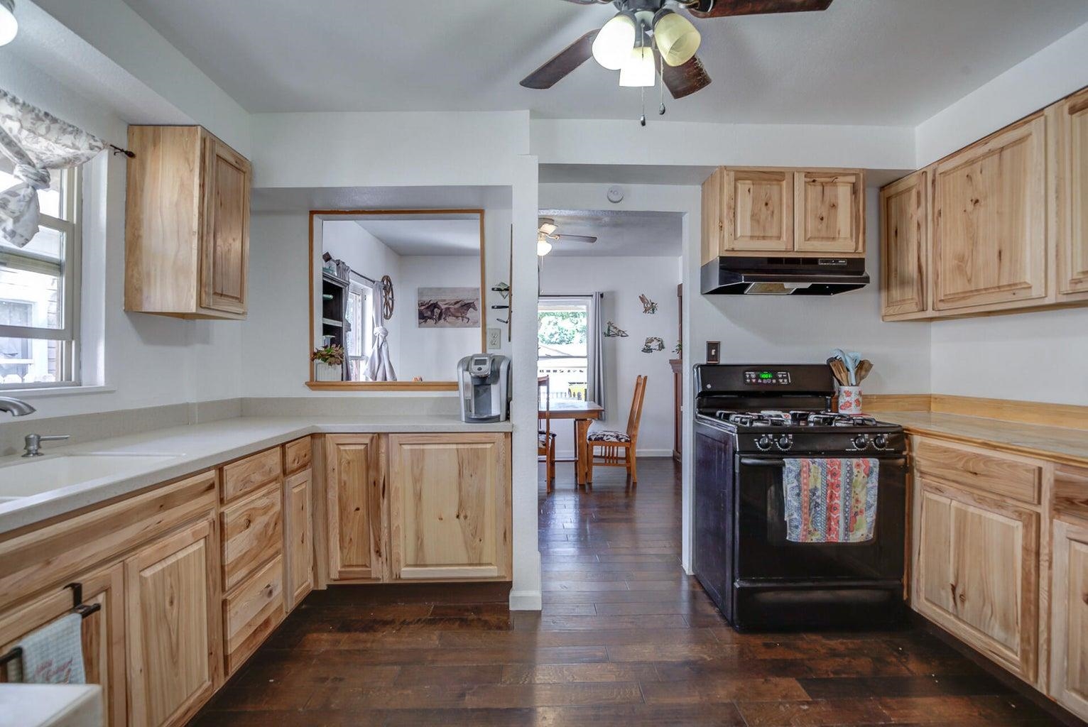 421 Lincoln Street Red Bluff, CA 96080 - Photo 13 of 41