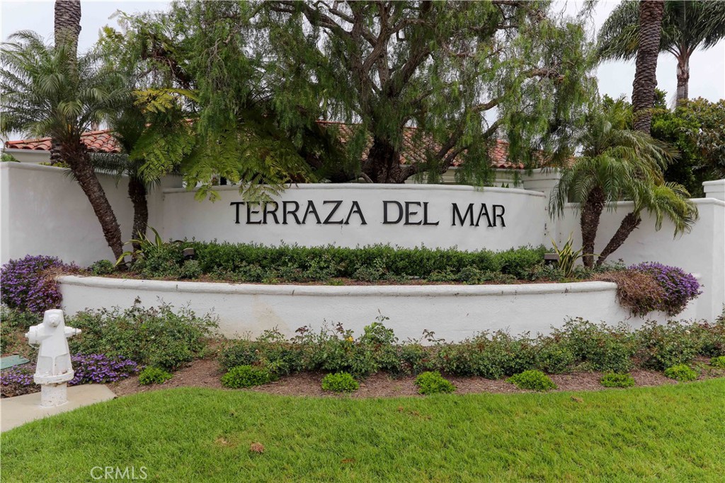 11 Terraza Del Mar Dana Point, CA 92629 - Photo 2 of 45