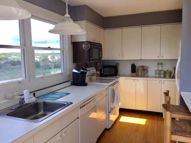 625 Atlantic Avenue Westerly, RI 02891 - Photo 10 of 28