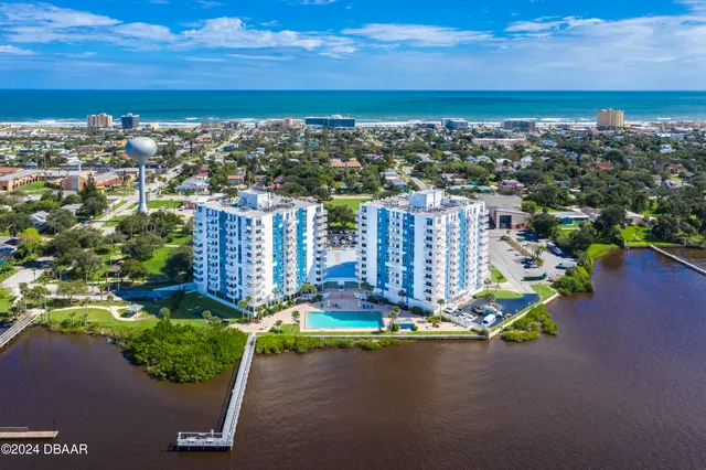 $1,695 | 935 North Halifax Avenue, Unit 410, Daytona Beach, FL 32118