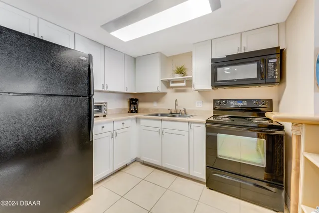 $1,695 | 935 North Halifax Avenue, Unit 410, Daytona Beach, FL 32118