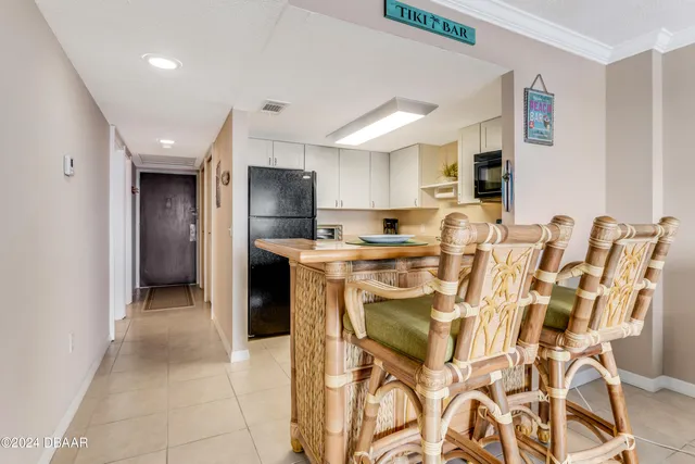 $1,695 | 935 North Halifax Avenue, Unit 410, Daytona Beach, FL 32118