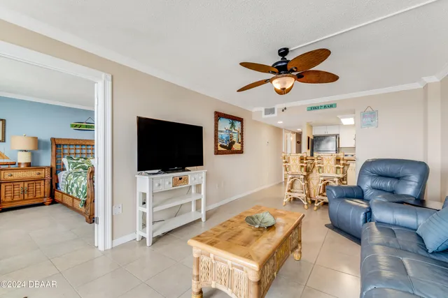 $1,695 | 935 North Halifax Avenue, Unit 410, Daytona Beach, FL 32118