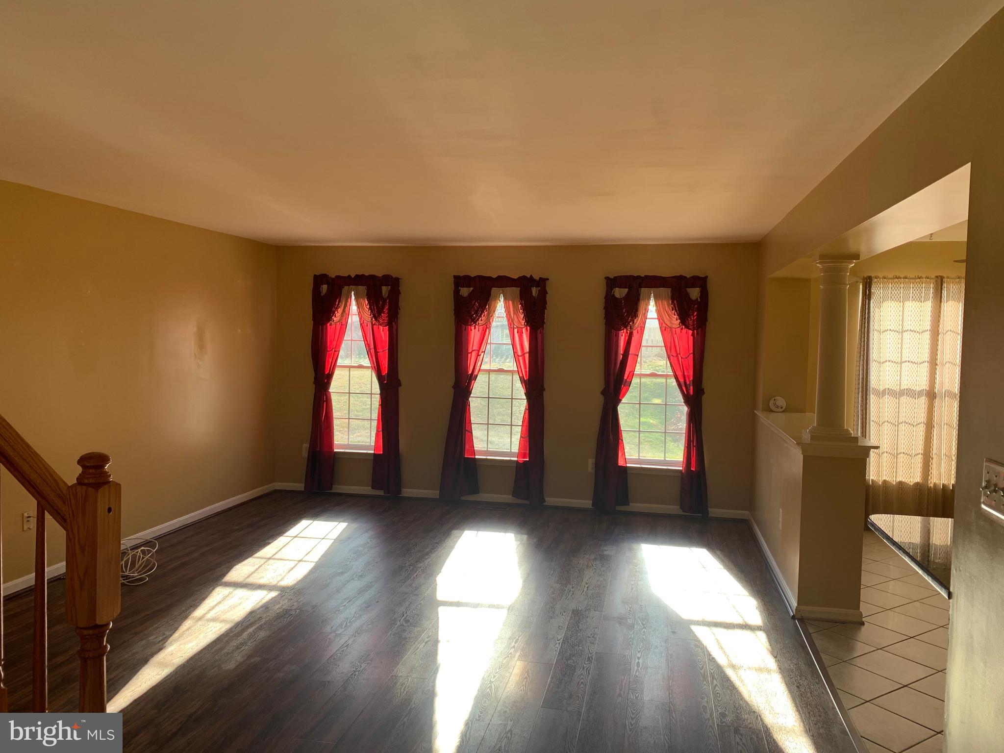 1229 Waterview Way Baltimore, MD 21221 - Photo 7 of 16 Family room off of kitchen