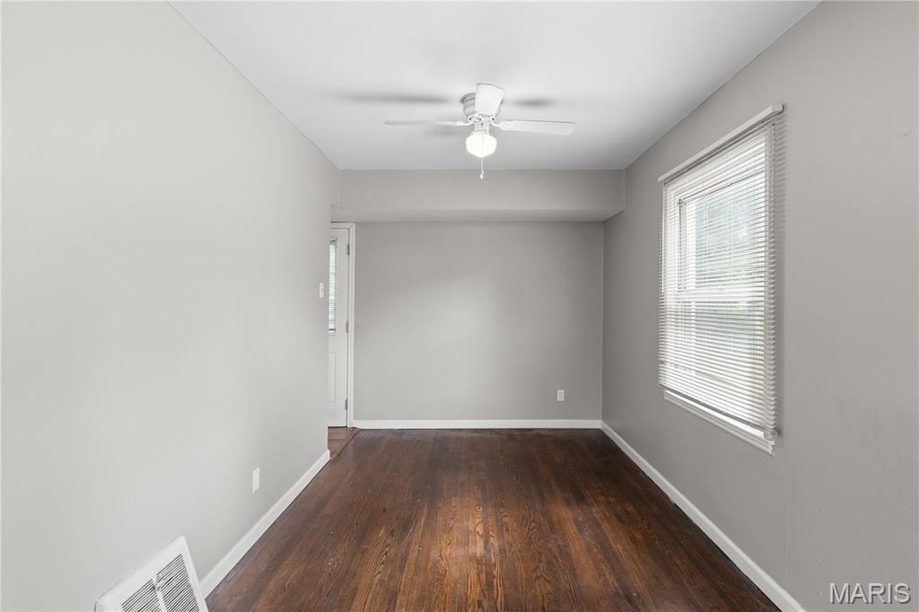 204 Tay Road St. Louis, MO 63137 - Photo 6 of 24