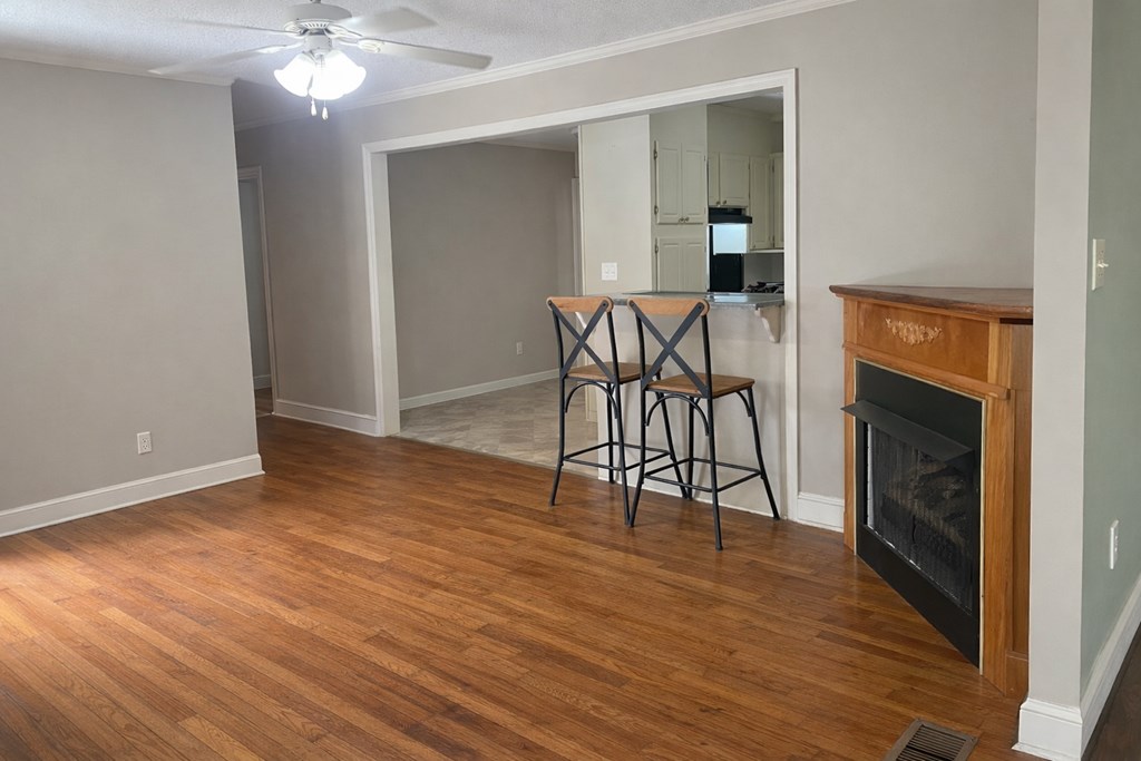 112 Windemere Drive Hodges, SC 29653 - Photo 2 of 25