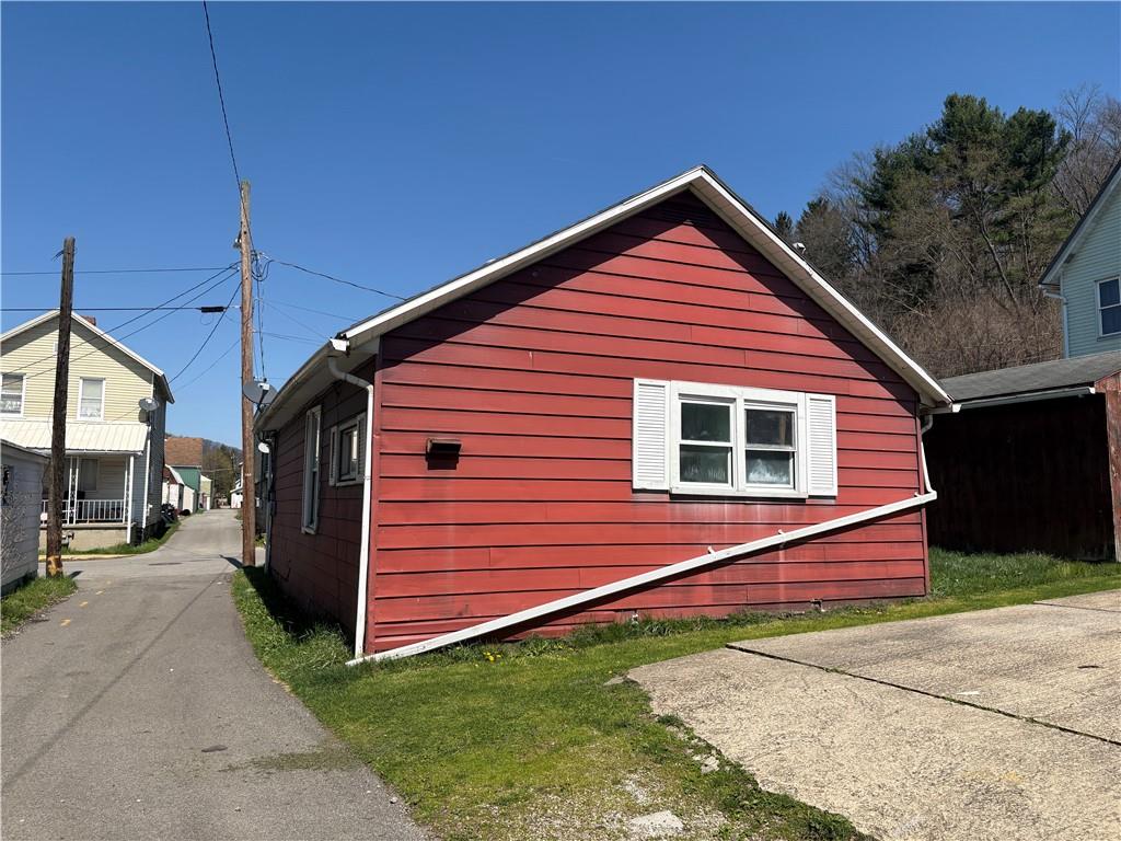 1371 1/2 Rear Johnston Avenue, Unit 1 Kittanning, PA 16201 - Photo 17 of 18