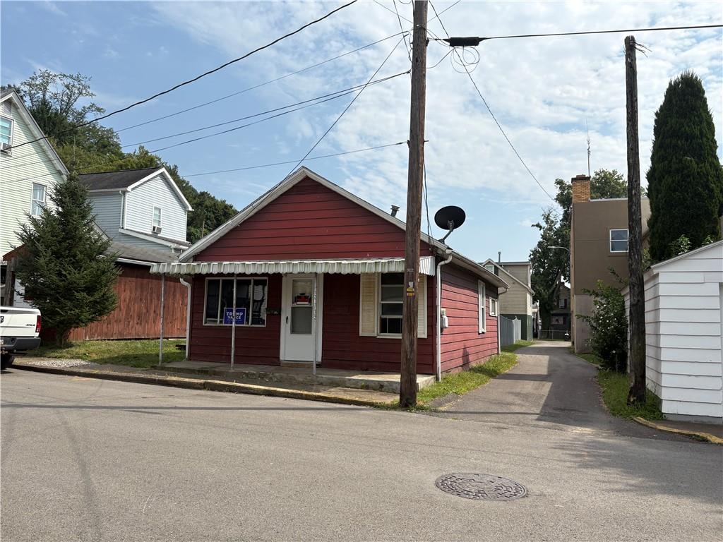 1371 1/2 Rear Johnston Avenue, Unit 1 Kittanning, PA 16201 - Photo 3 of 18
