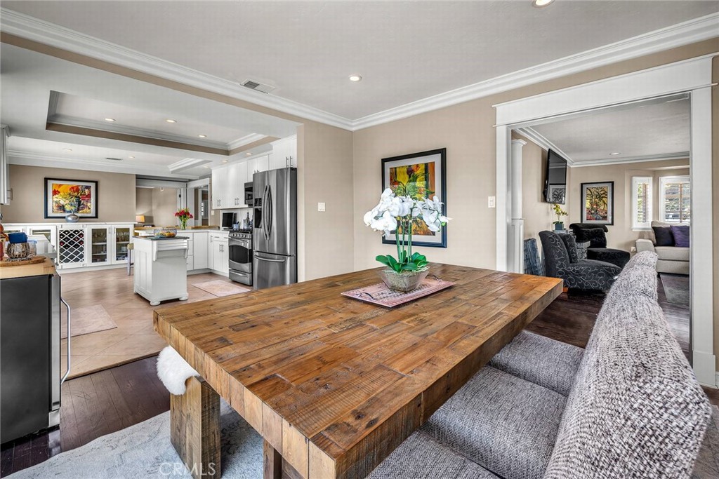 27610 Eastvale Road Palos Verdes Peninsula, CA 90274 - Photo 16 of 66 Dining area.