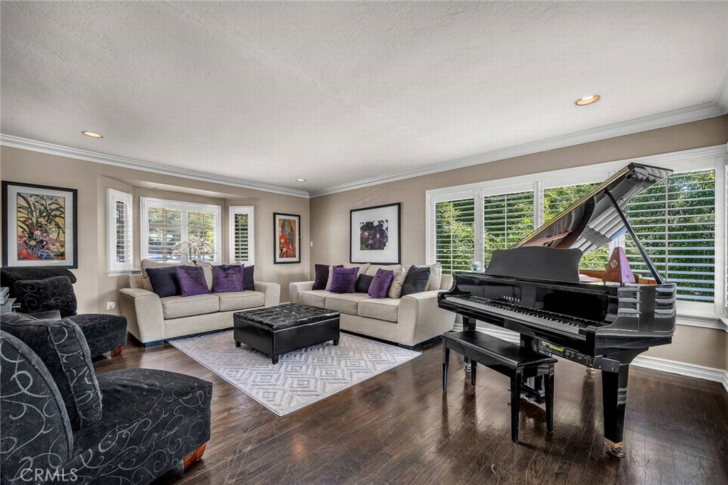 27610 Eastvale Road Palos Verdes Peninsula, CA 90274 - Photo 2 of 66 Formal living room.