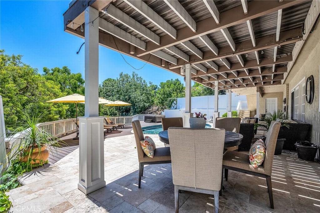 27610 Eastvale Road Palos Verdes Peninsula, CA 90274 - Photo 21 of 66 Cover patio area.