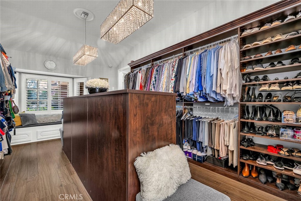 27610 Eastvale Road Palos Verdes Peninsula, CA 90274 - Photo 27 of 66 Walk in Fashionista's Dream!