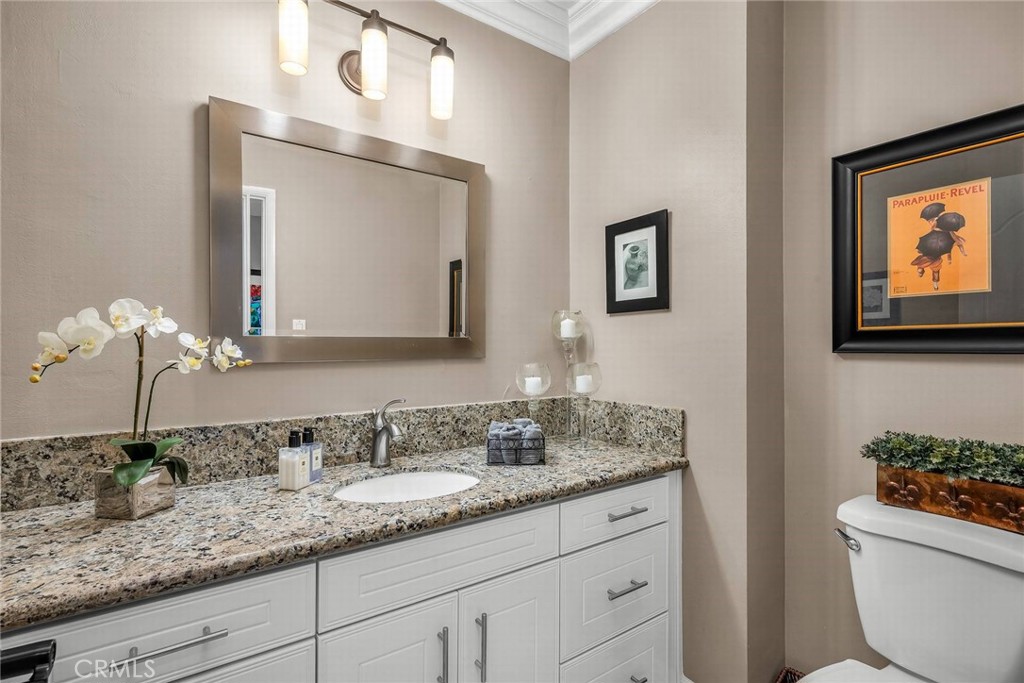 27610 Eastvale Road Palos Verdes Peninsula, CA 90274 - Photo 31 of 66 Half bath.