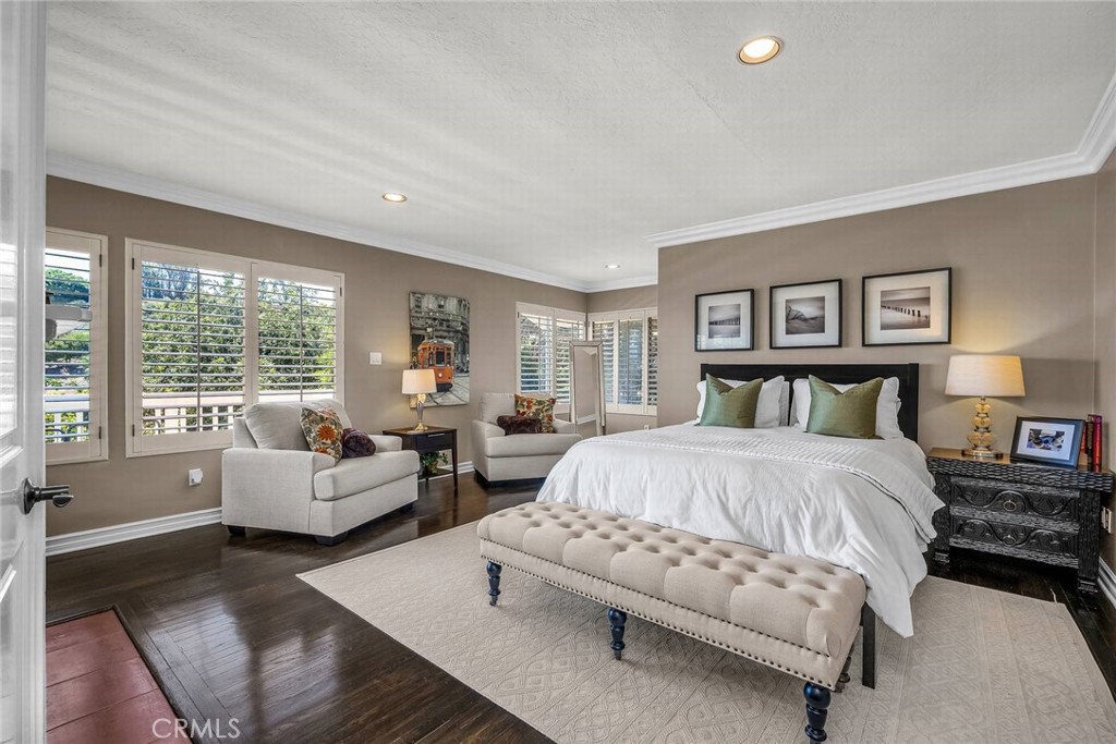 27610 Eastvale Road Palos Verdes Peninsula, CA 90274 - Photo 32 of 66 Upper level bedroom.