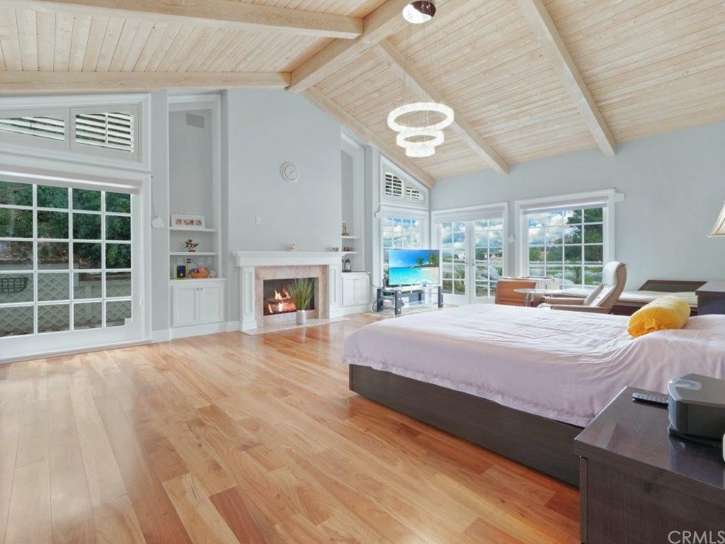 5 Chuckwagon Road Rolling Hills, CA 90274 - Photo 20 of 58 Spacious Master Bedroom with Fireplace