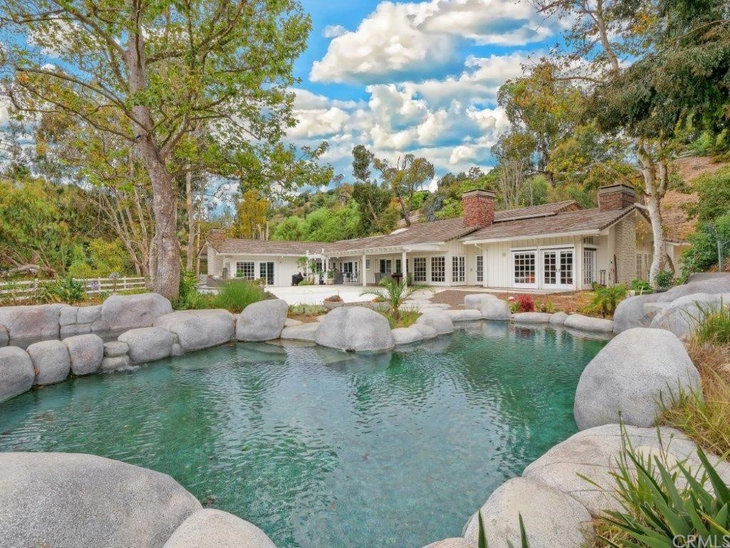 5 Chuckwagon Road Rolling Hills, CA 90274 - Photo 3 of 58 Back Elevation