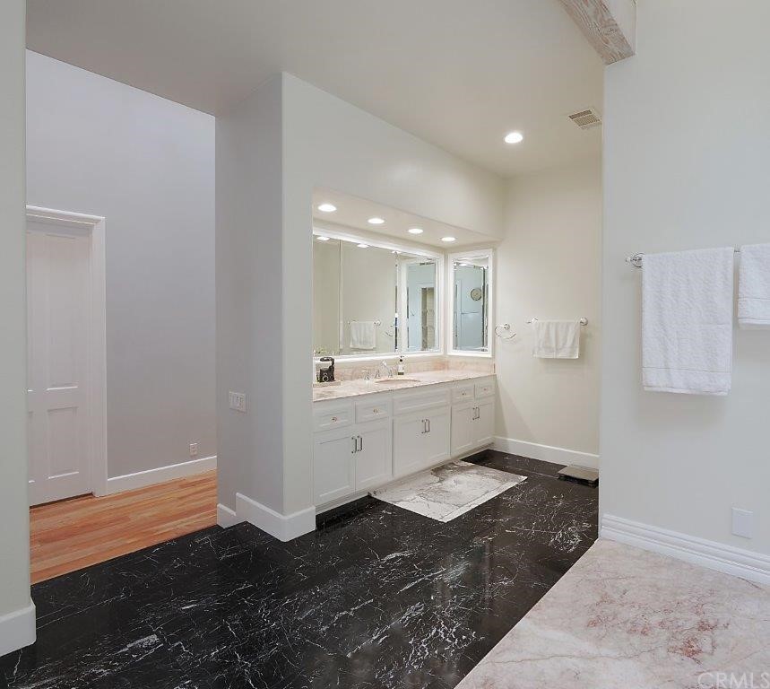 5 Chuckwagon Road Rolling Hills, CA 90274 - Photo 23 of 58 Master Bathroom Vanity Area