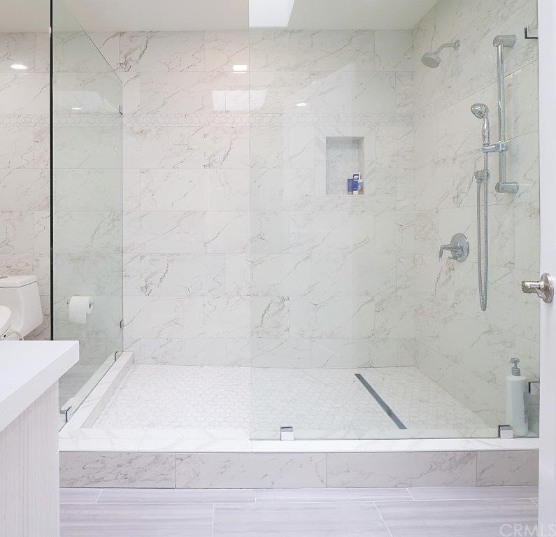 5 Chuckwagon Road Rolling Hills, CA 90274 - Photo 33 of 58 Bathroom in Bedroom #2 En Suite