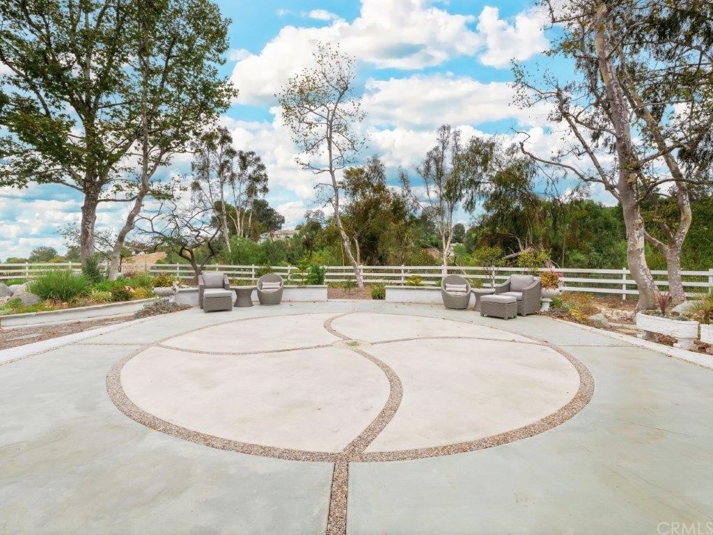 5 Chuckwagon Road Rolling Hills, CA 90274 - Photo 50 of 58 Large Entertaining Area in the Back