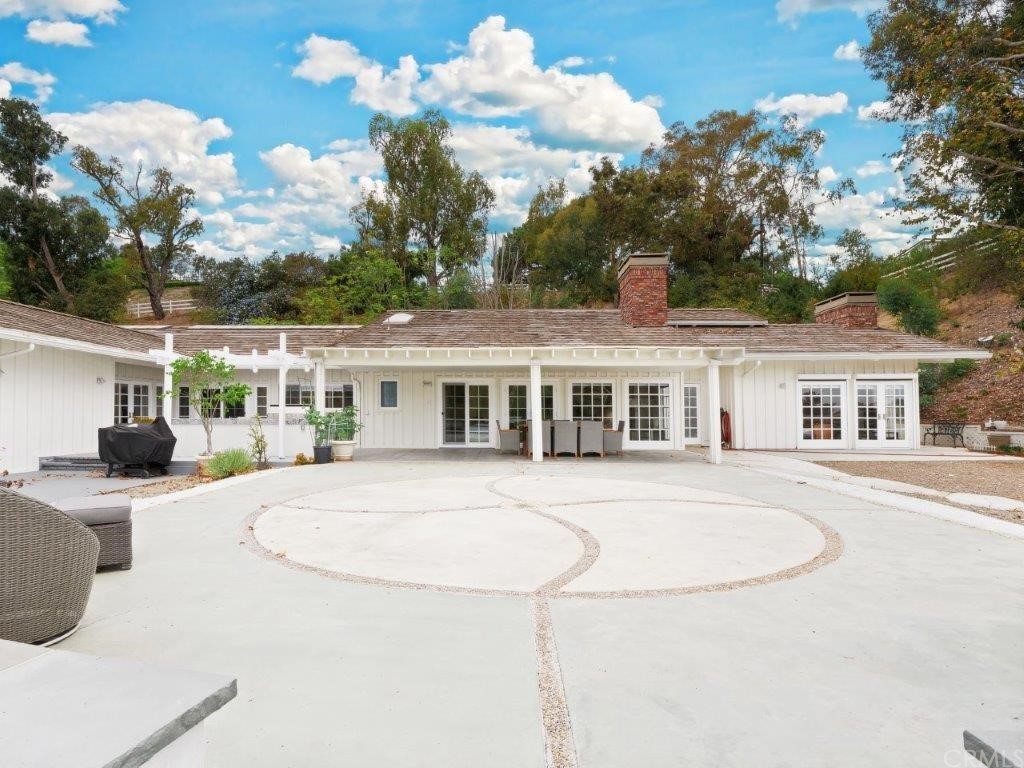 5 Chuckwagon Road Rolling Hills, CA 90274 - Photo 51 of 58 Large Entertaining Area in the Back