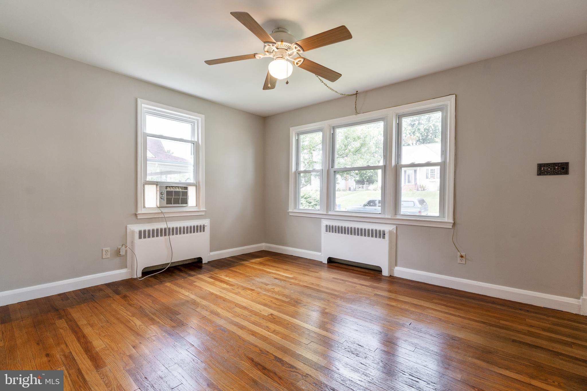 5559 Oakland Road Baltimore, MD 21227 - Photo 14 of 44