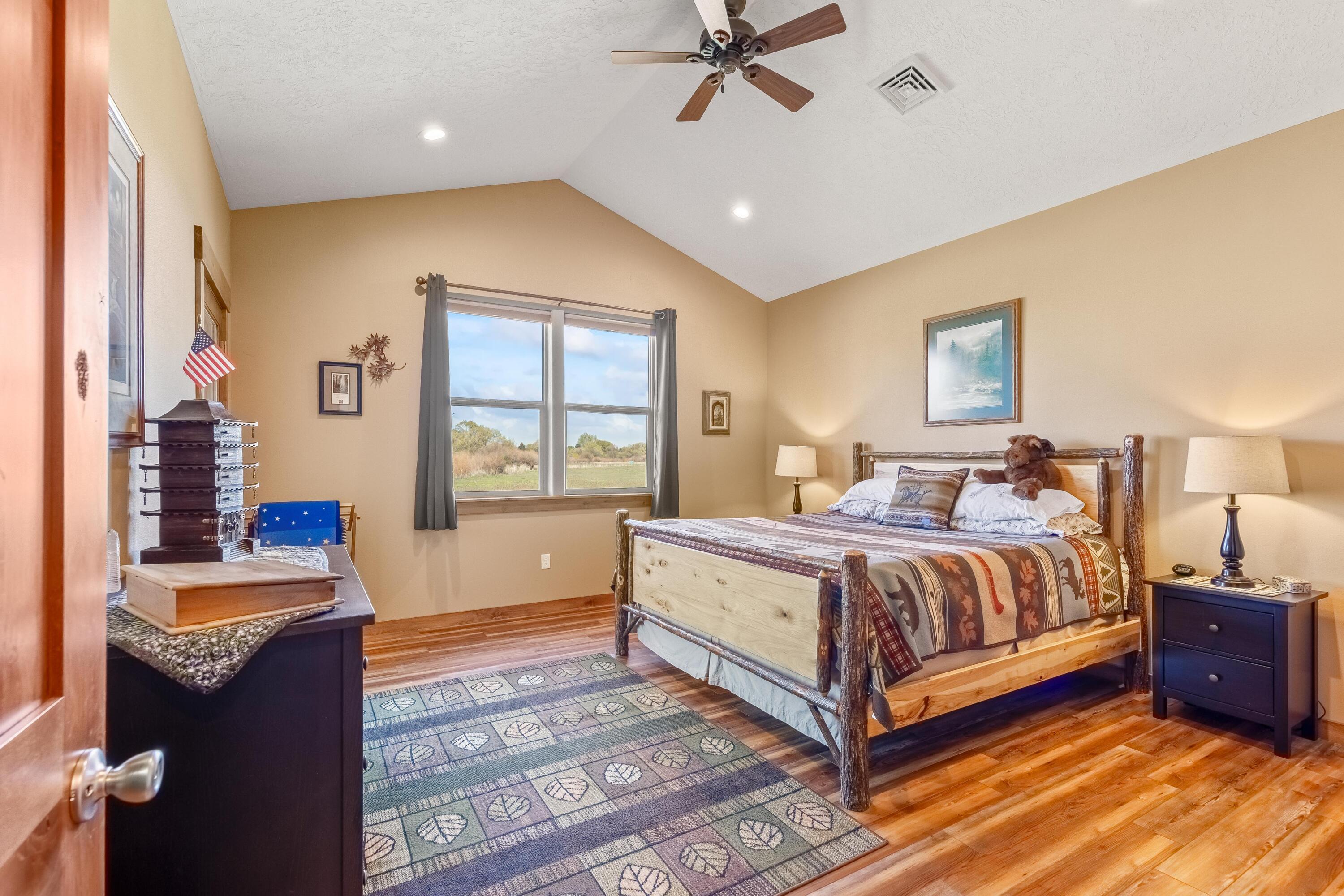 561 Southeast Stearns Road Prineville, OR 97754 - Photo 14 of 46