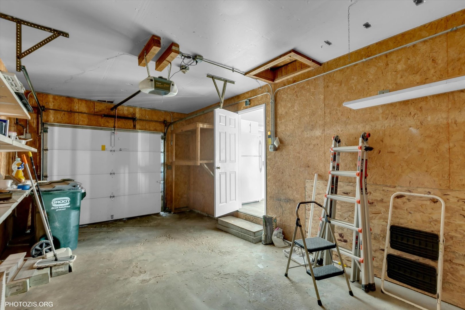 465 Washington Boulevard Hoffman Estates, IL 60169 - Photo 20 of 26 a view of a room with gym equipment