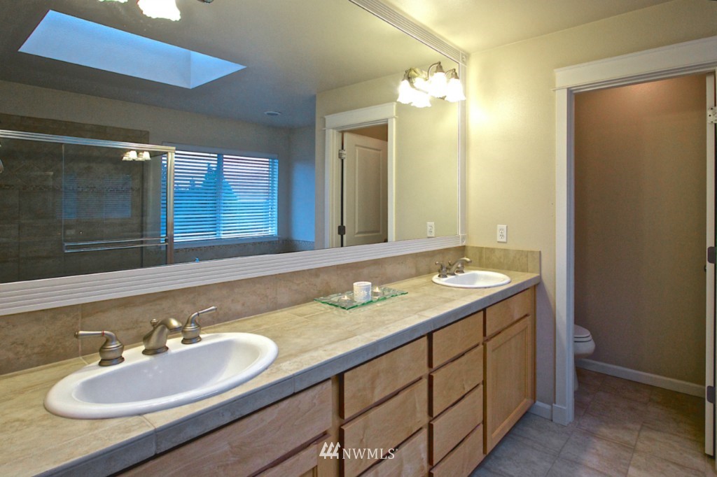 21926 41st Avenue Southeast Bothell, WA 98021 - Photo 15 of 25