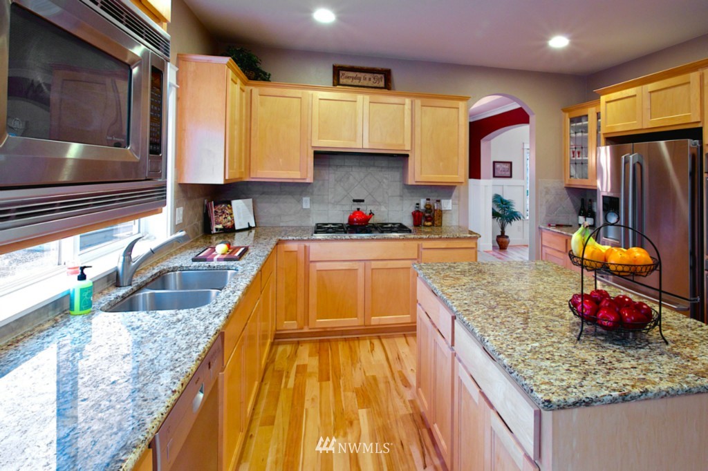 21926 41st Avenue Southeast Bothell, WA 98021 - Photo 7 of 25