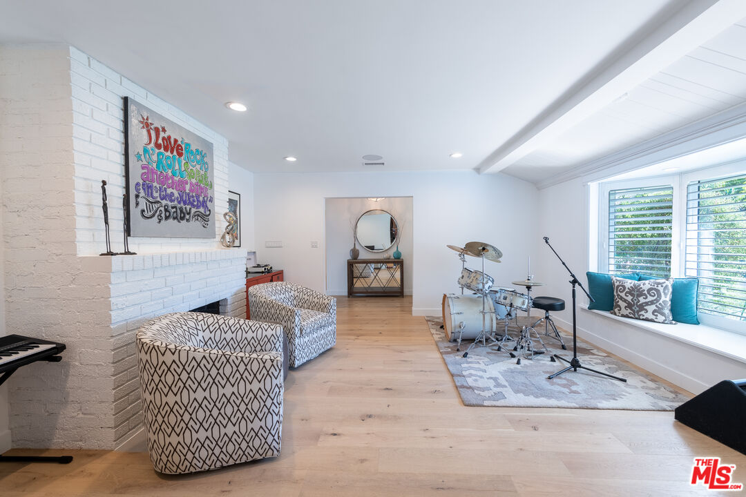 17149 McCormick Street Encino, CA 91316 - Photo 12 of 61