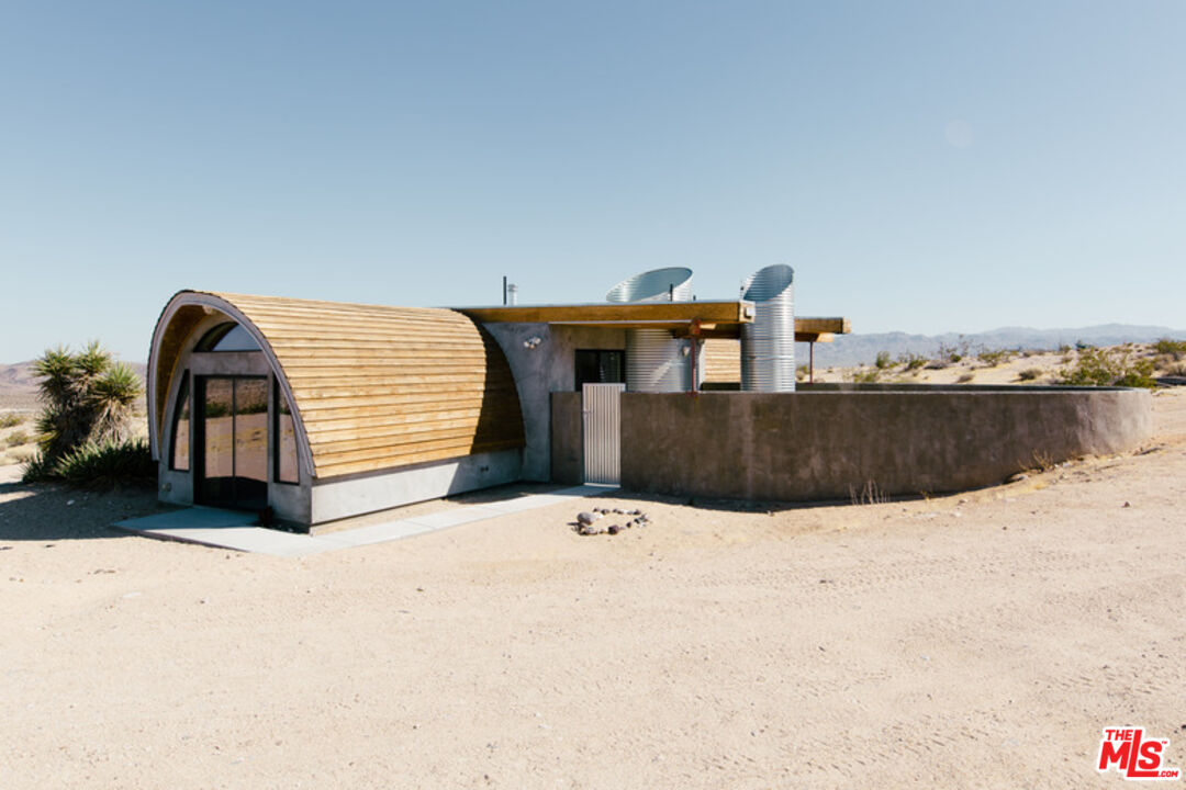 2373 Arizona Avenue Joshua Tree, CA 92252 - Photo 1 of 25