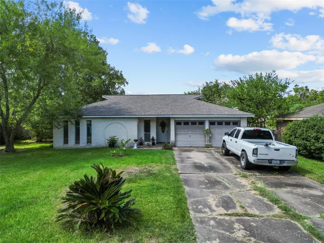 $249,999 | 510 Portage Lane, Friendswood, TX 77546