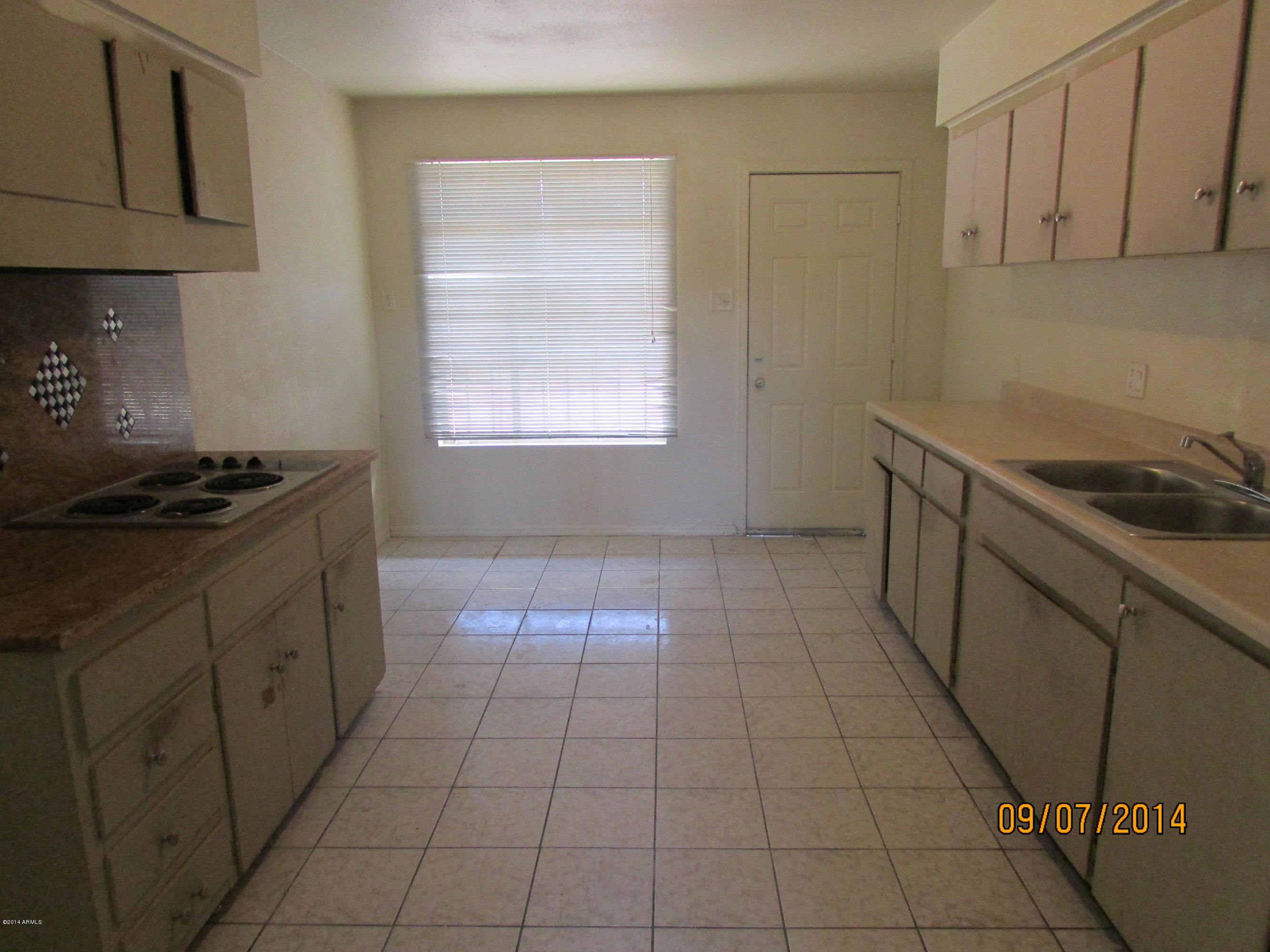 5627 West Camelback Road Phoenix, AZ 85031 - Photo 9 of 18 IMG_1799