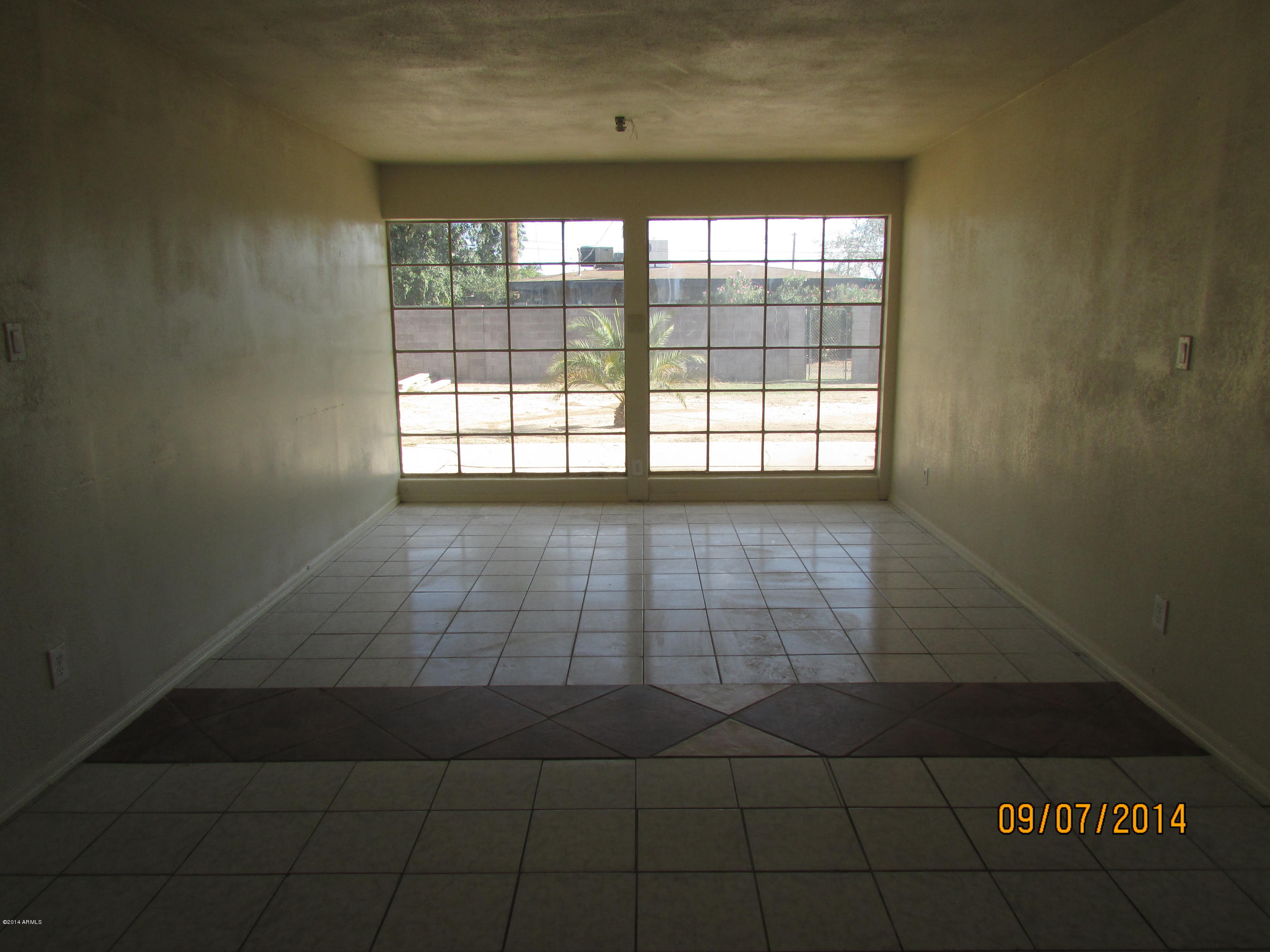 5627 West Camelback Road Phoenix, AZ 85031 - Photo 10 of 18 IMG_1804