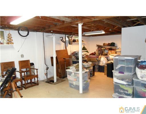 417 Huff Road North Brunswick, NJ 08902 - Photo 14 of 18 Gallery Image 14