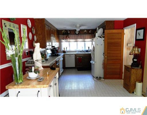 417 Huff Road North Brunswick, NJ 08902 - Photo 4 of 18 Gallery Image 4