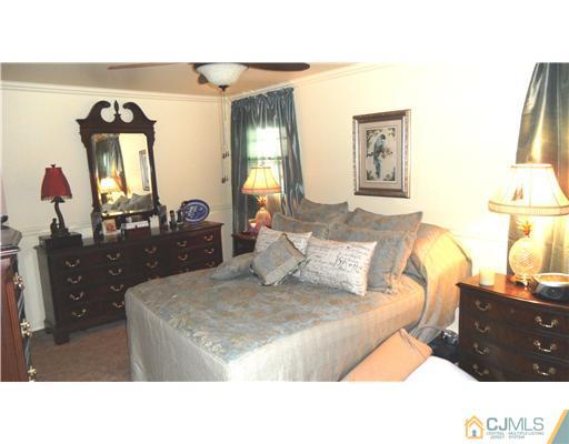 417 Huff Road North Brunswick, NJ 08902 - Photo 7 of 18 Gallery Image 7