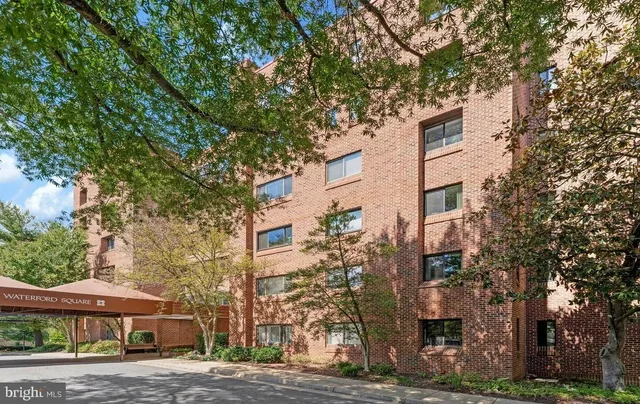 $2,450 | 11500 Fairway Drive, Unit 402, Reston, VA 20190
