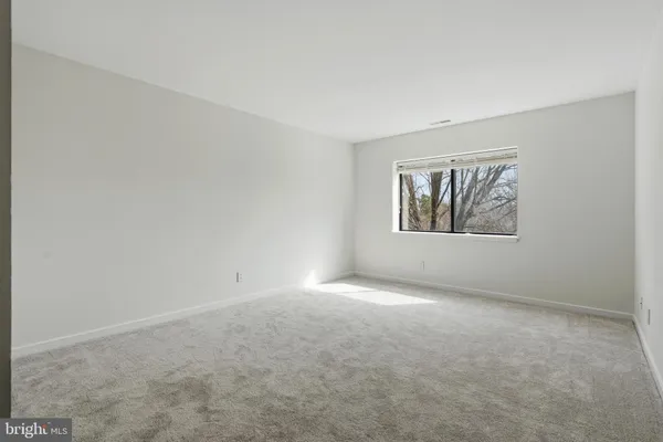 $2,250 | 11500 Fairway Drive, Unit 402, Reston, VA 20190