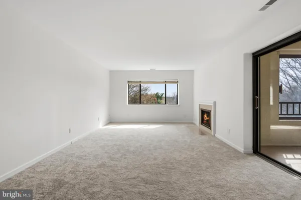 $2,250 | 11500 Fairway Drive, Unit 402, Reston, VA 20190