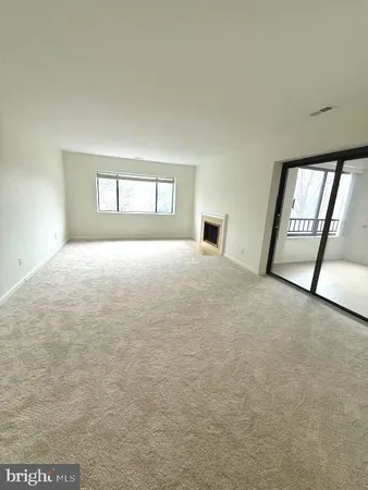 $2,450 | 11500 Fairway Drive, Unit 402, Reston, VA 20190