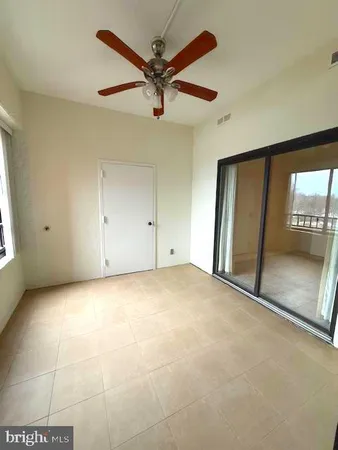 $2,450 | 11500 Fairway Drive, Unit 402, Reston, VA 20190