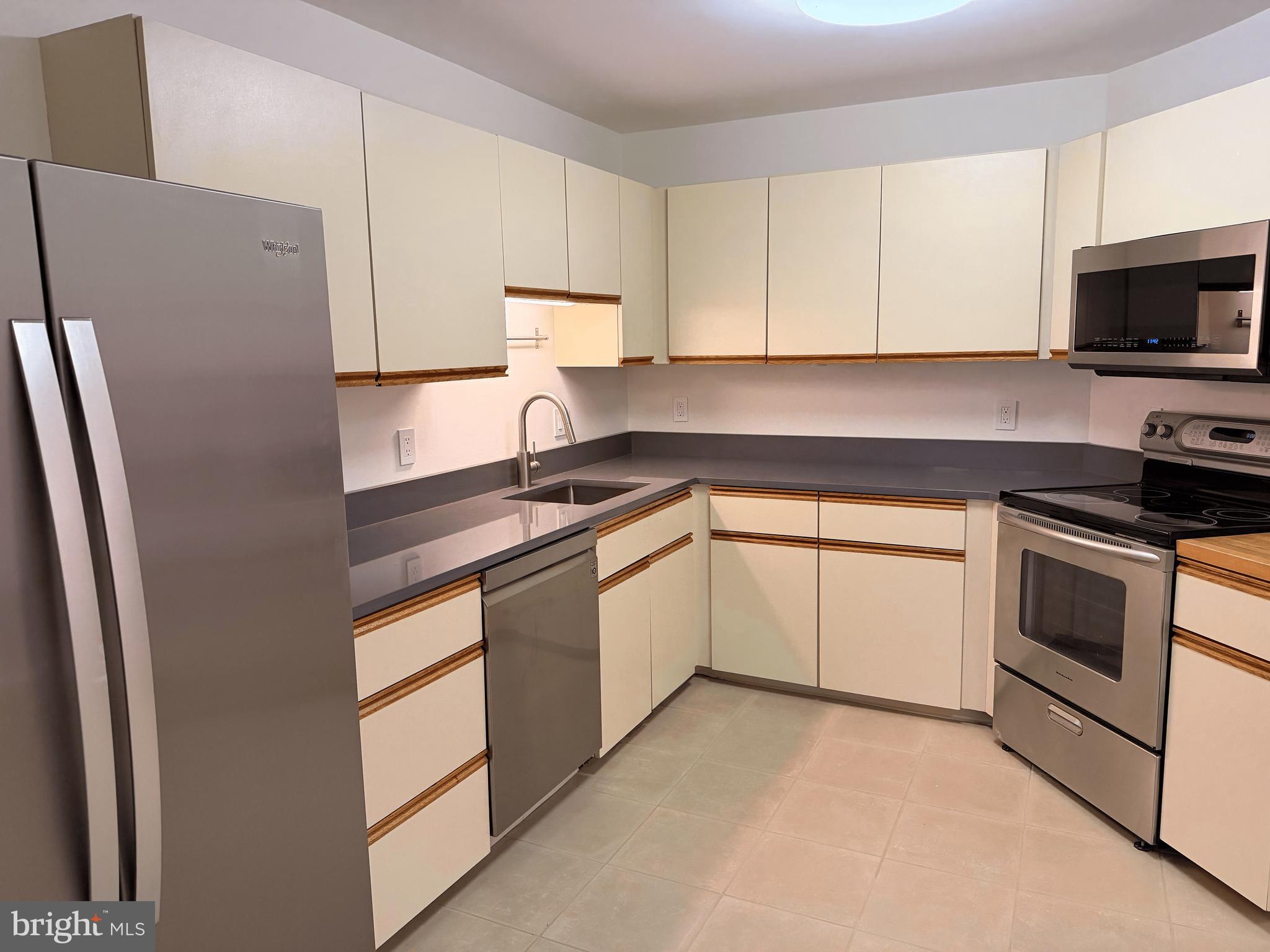 11500 Fairway Drive, Unit 402 Reston, VA 20190 - Photo 9 of 13