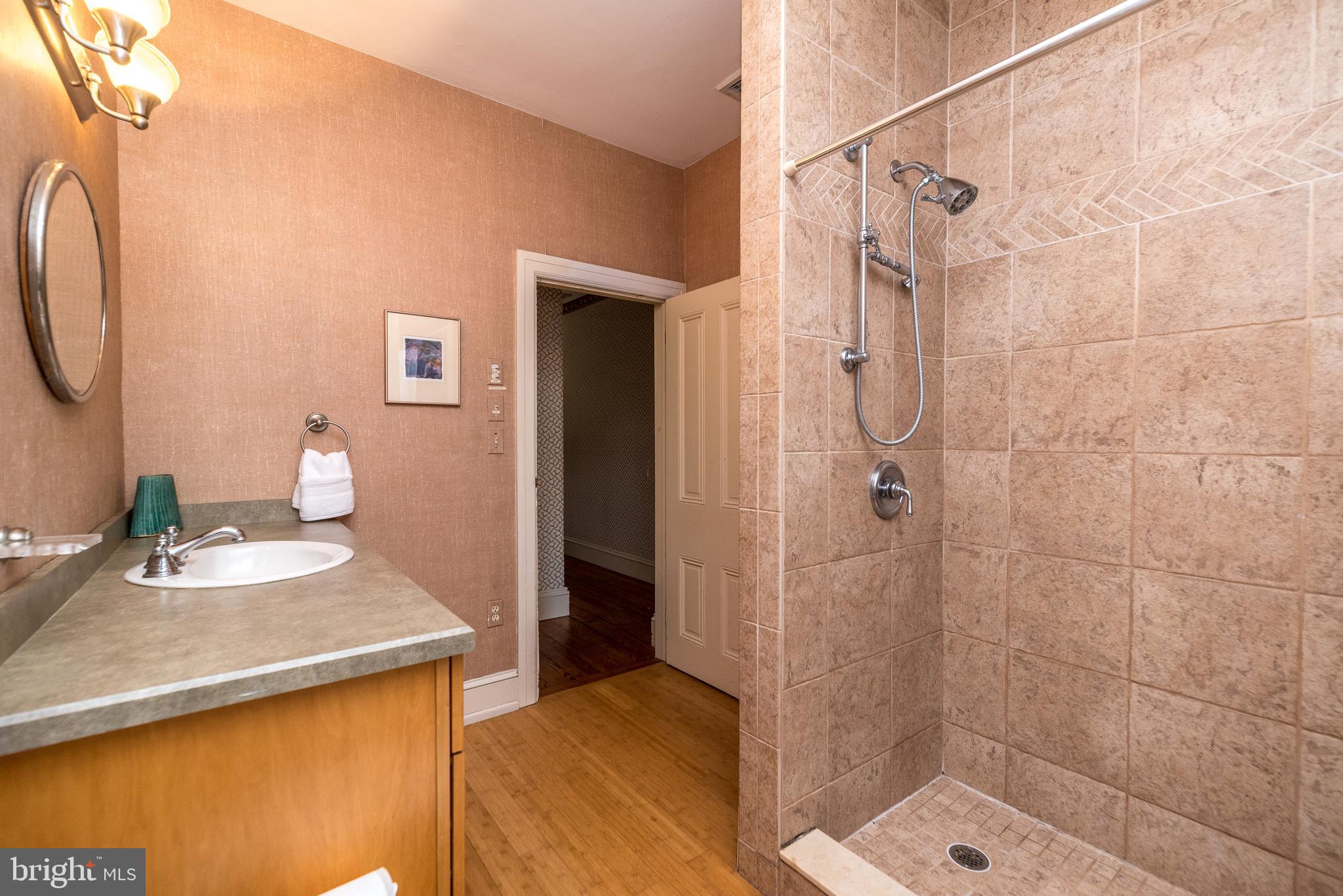 760 Forest Grove Road Furlong, PA 18925 - Photo 28 of 52 Full Upstairs Bath