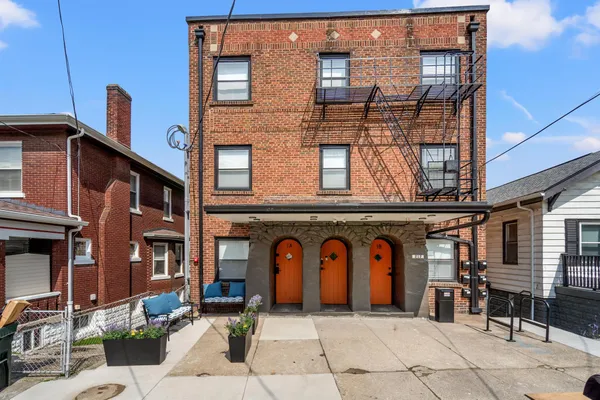 $897,750 | 217 West 13th Street, Newport, KY 41071