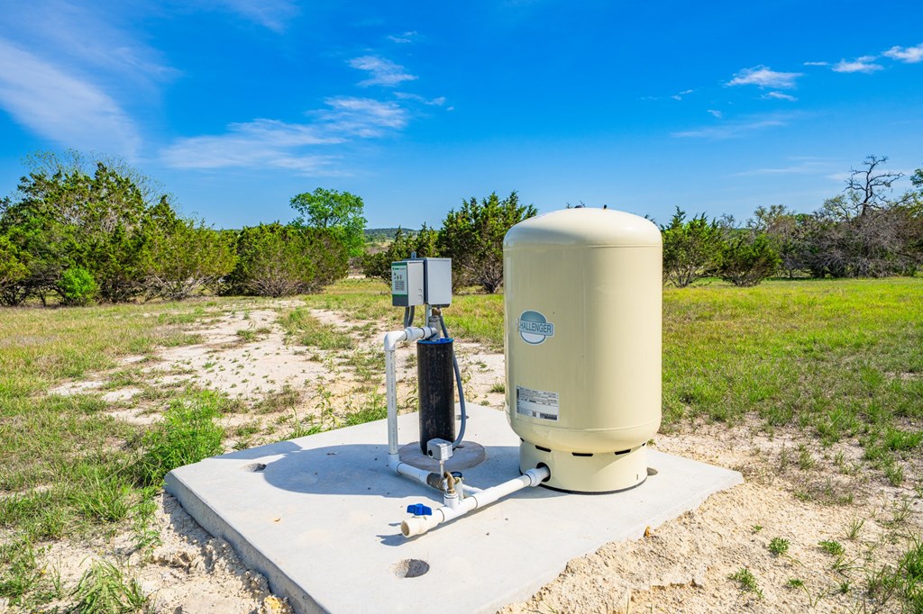185 Coldwater Dr Center Point Kerrville, TX 78028 - Photo 10 of 15 a view of a yard