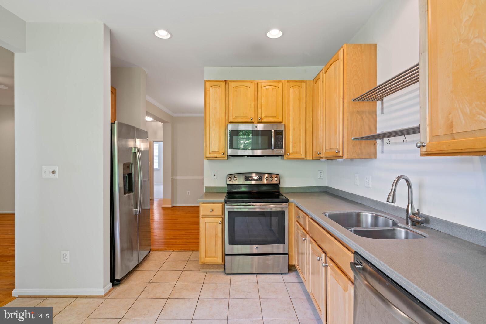 47742 Warwickshire Terrace Sterling, VA 20165 - Photo 23 of 88 Stainless Steel Appliances
