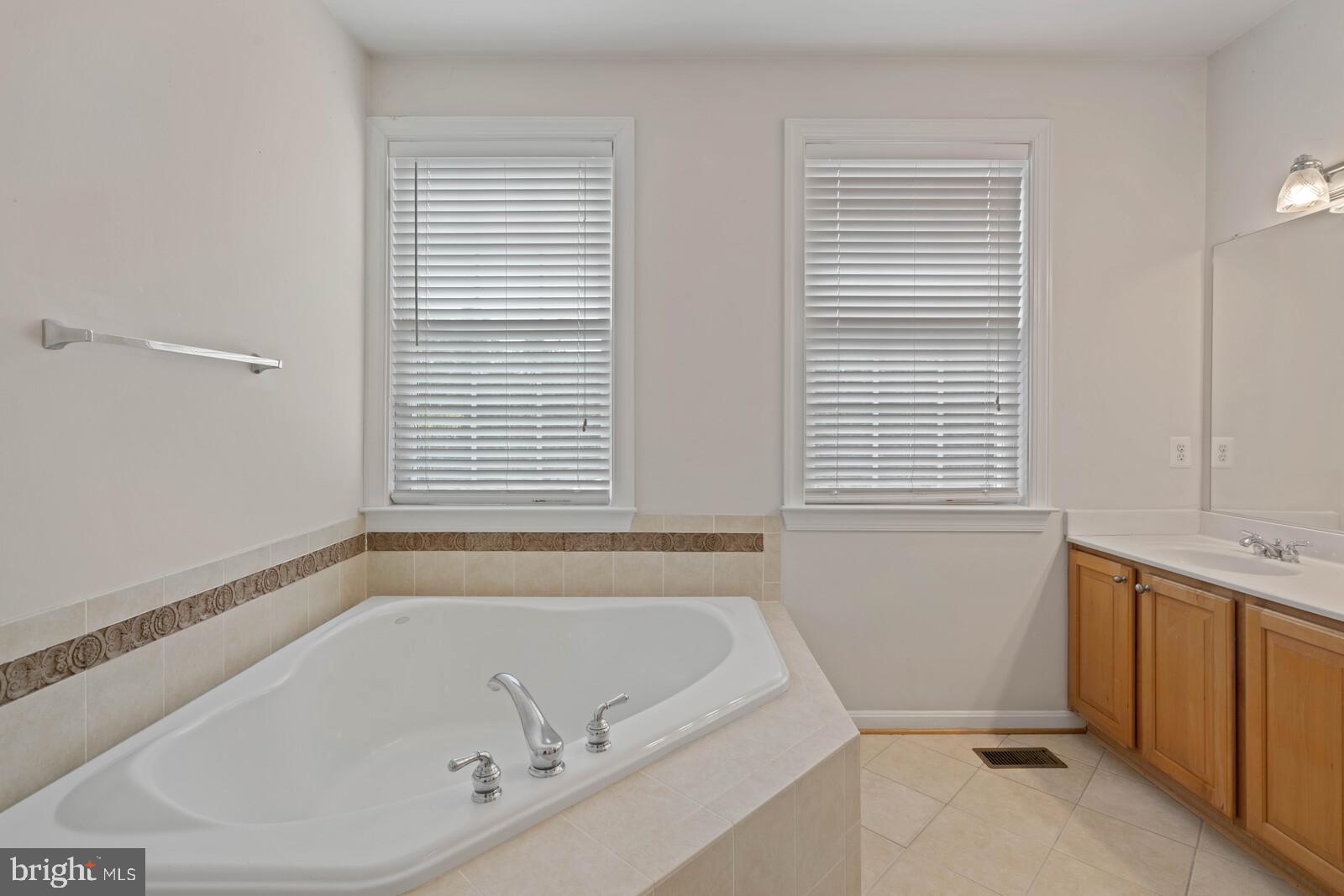 47742 Warwickshire Terrace Sterling, VA 20165 - Photo 29 of 88 Private Master Bath with Deep Soaking Tub