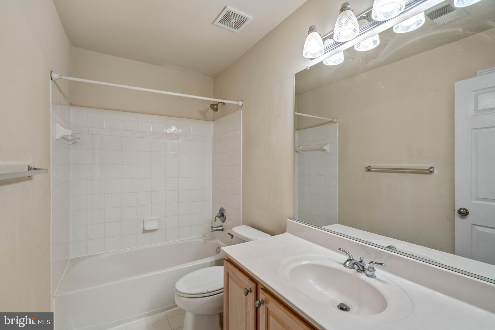 47742 Warwickshire Terrace Sterling, VA 20165 - Photo 45 of 88 Upper Level Hall Bathroom